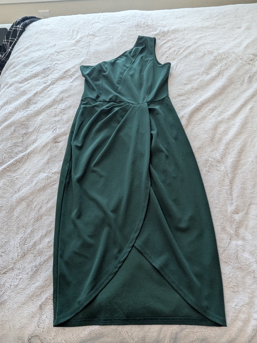 Sleeveless Emerald Green Midi Dress with Faux-Wrap Skirt